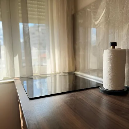 Golden Dublex * 地拉那